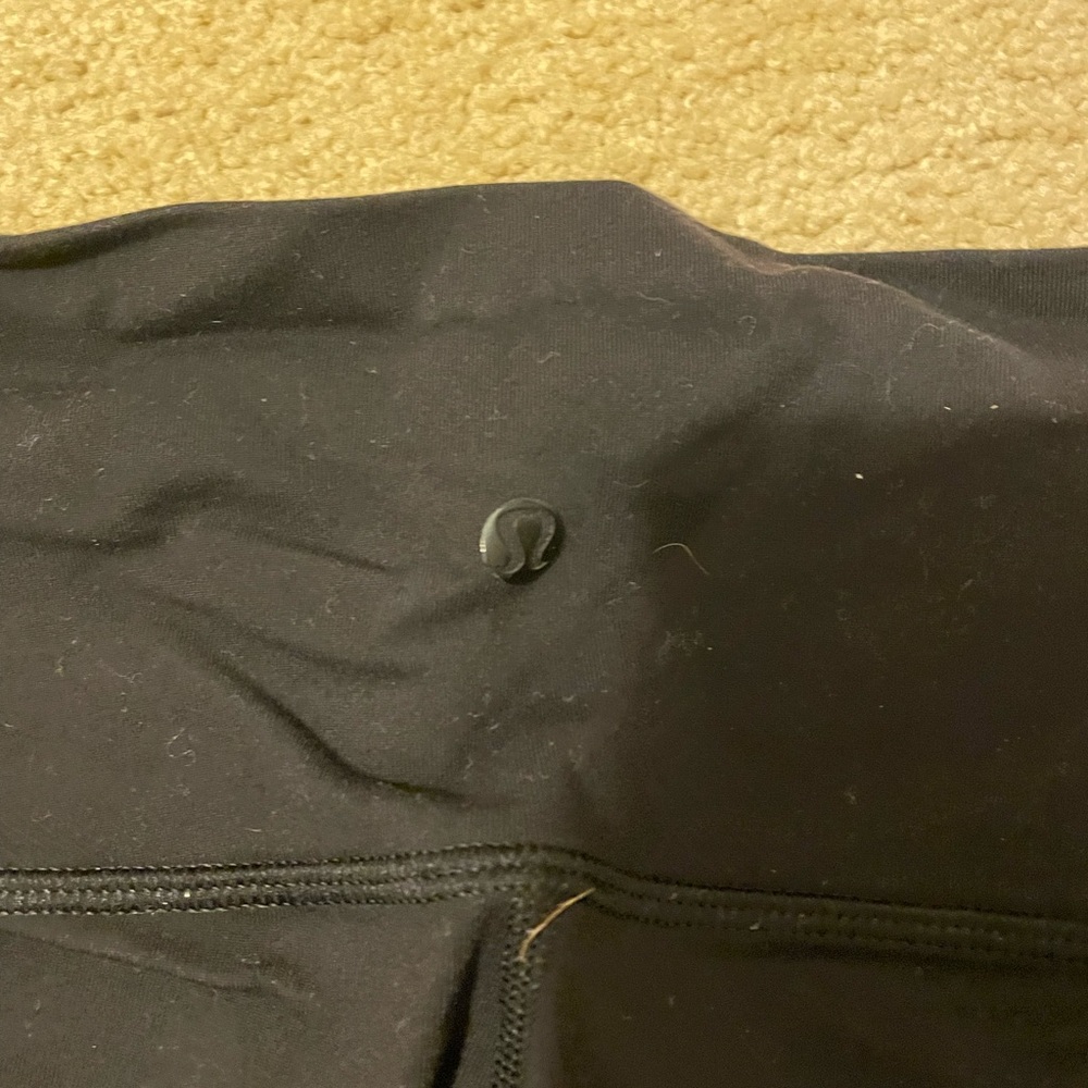lululemon pants size 4 with shear zig zag pattern